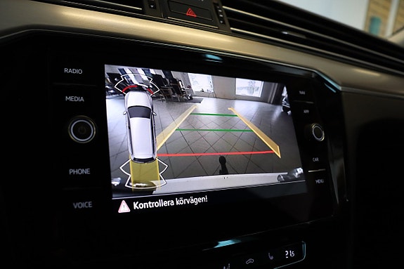 Volkswagen Passat Alltrack 15 of 24
