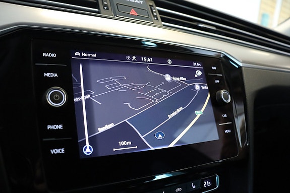 Volkswagen Passat Alltrack 16 of 24