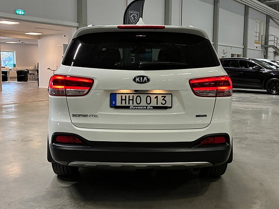 Kia Sorento 4 of 18