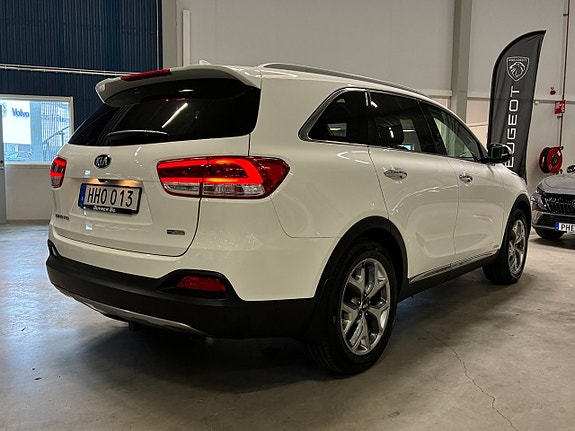 Kia Sorento 3 of 18