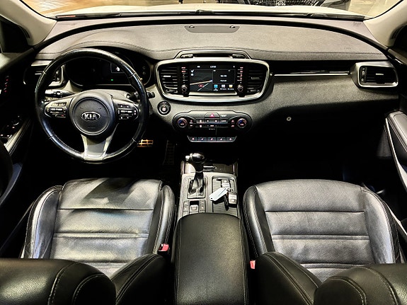 Kia Sorento 14 of 18