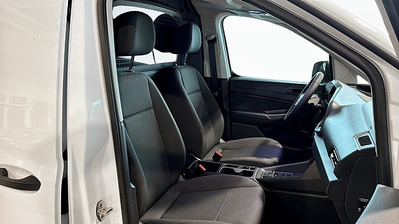 Ford Transit Connect 5 of 12