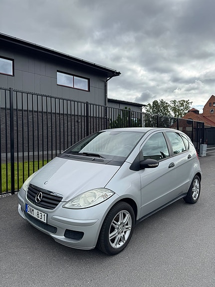 Mercedes-Benz A150 2 of 4