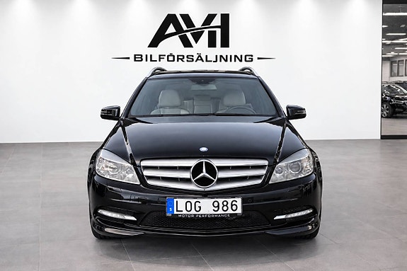Mercedes-Benz C180 2 of 9