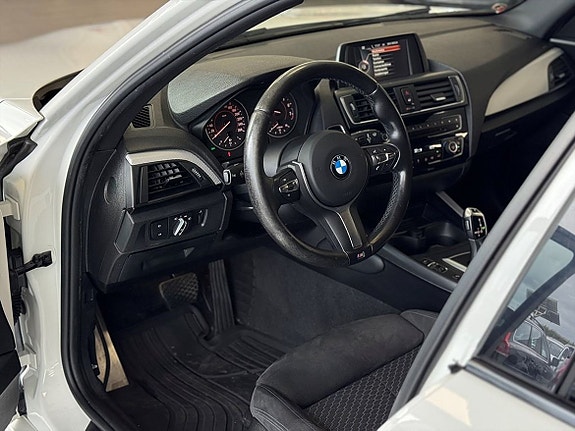 BMW 118i 9 of 20