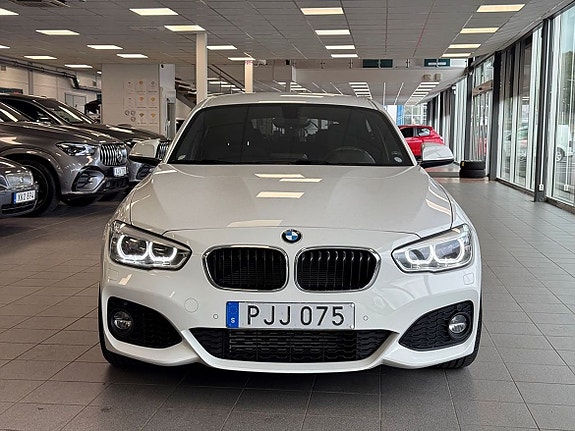 BMW 118i 7 of 20