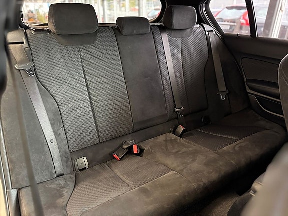 BMW 118i 13 of 20