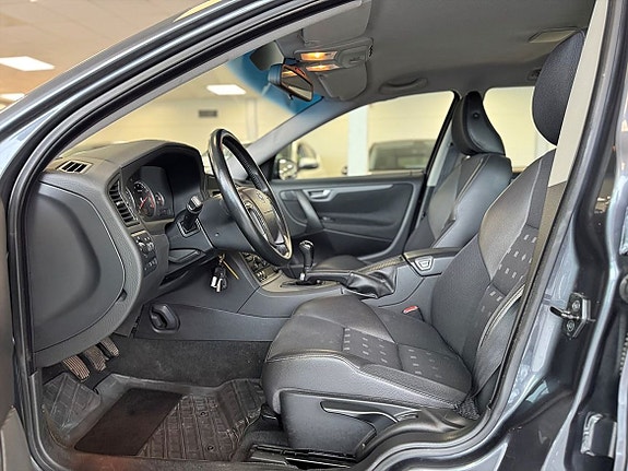 Volvo V70 9 of 17