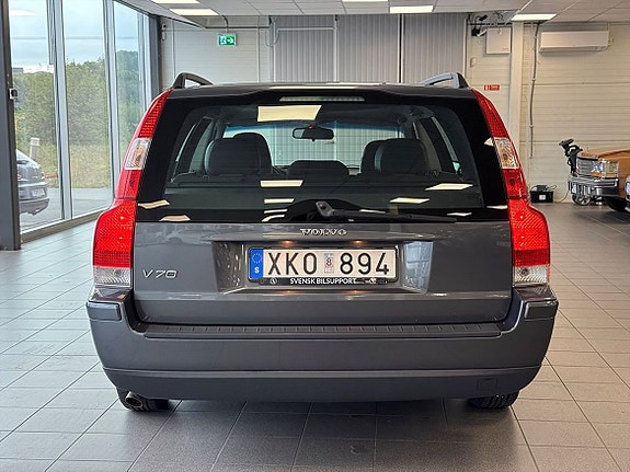 Volvo V70 4 of 17