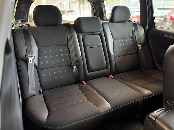 Volvo V70 13 of 17