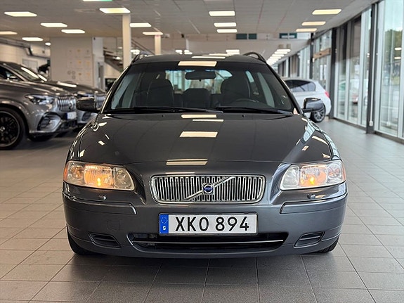 Volvo V70 7 of 17