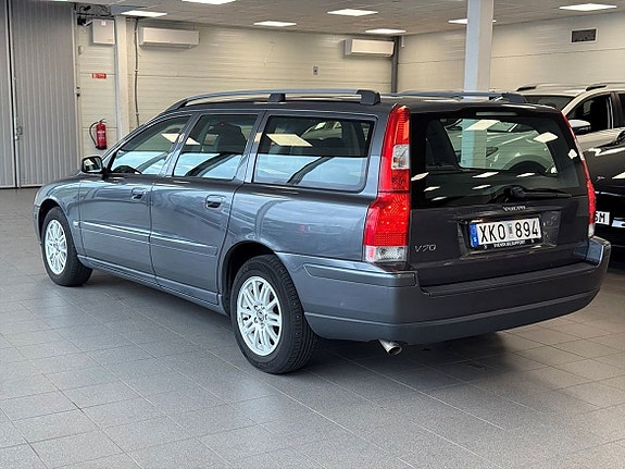 Volvo V70 5 of 17