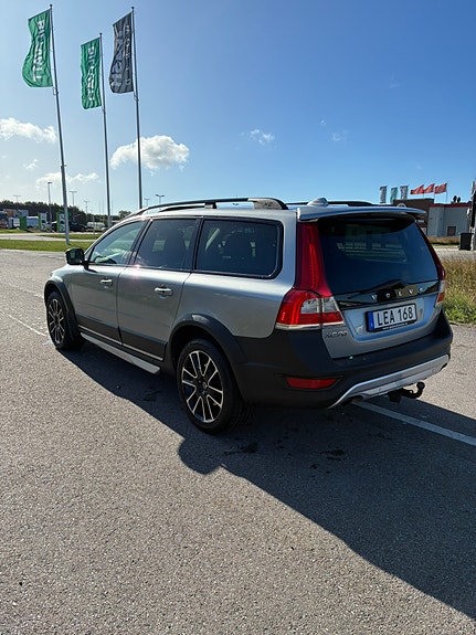 Volvo XC70 3 of 7