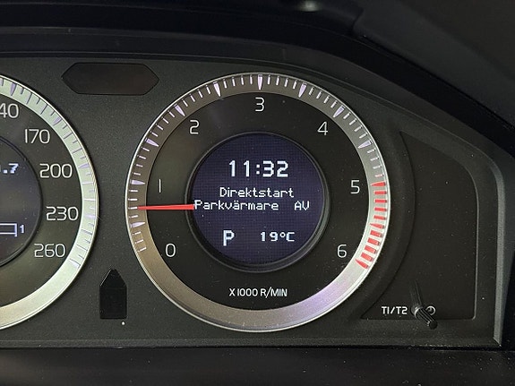 Volvo XC60 16 of 25
