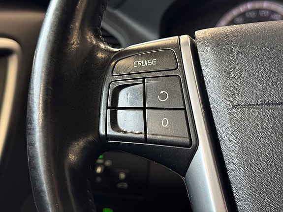 Volvo XC60 15 of 25