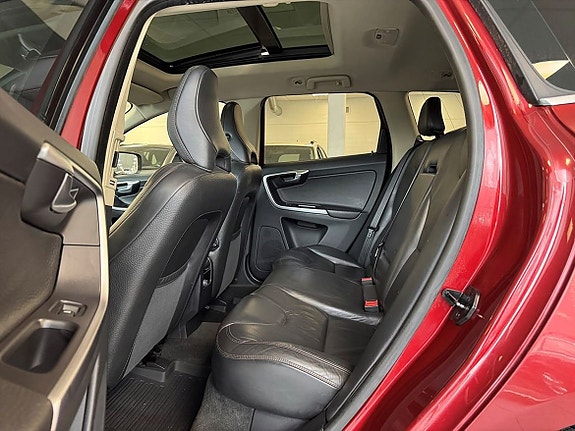 Volvo XC60 14 of 25