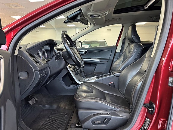 Volvo XC60 8 of 25