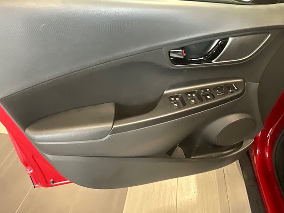 Hyundai Kona 8 of 27