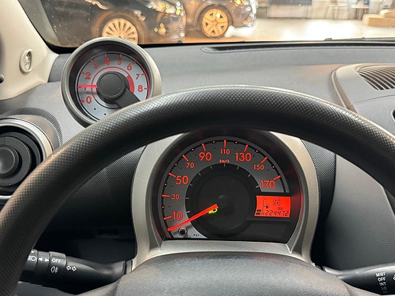 Toyota Aygo 9 of 14