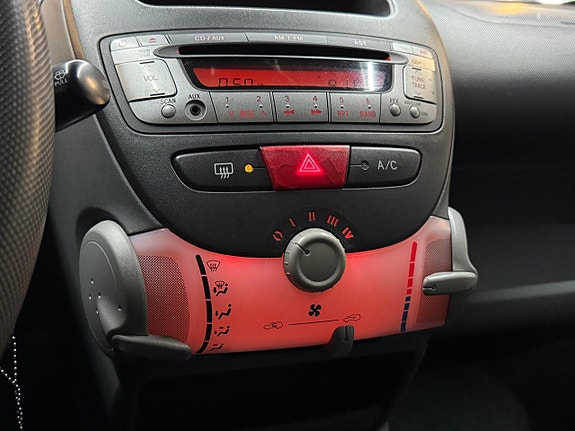 Toyota Aygo 11 of 14