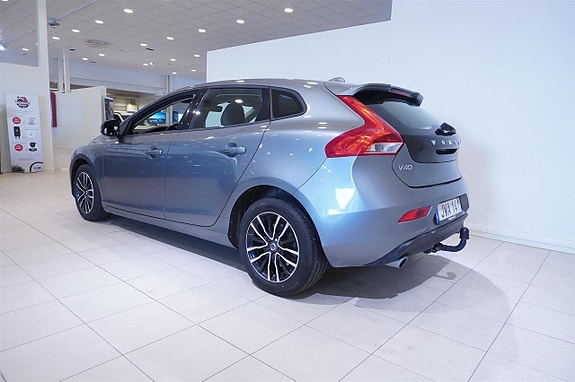 Volvo V40 5 of 17