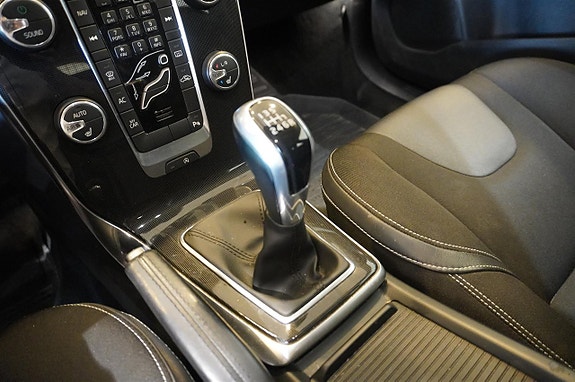Volvo V40 15 of 17