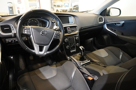 Volvo V40 10 of 17