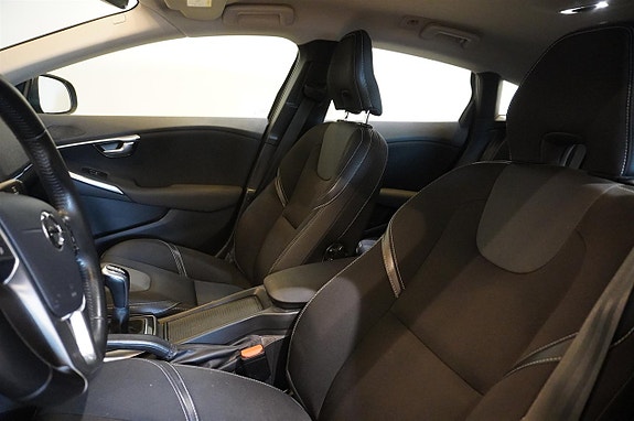 Volvo V40 13 of 17