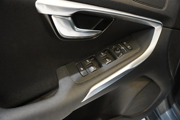 Volvo V40 12 of 17