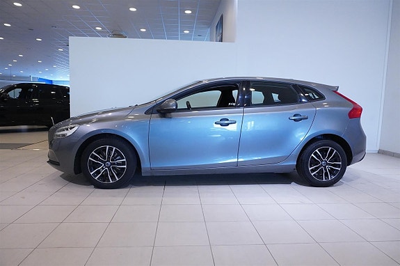 Volvo V40 4 of 17