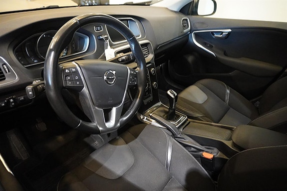 Volvo V40 11 of 17