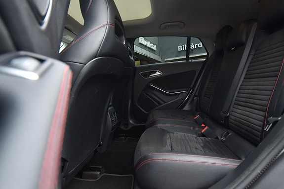 Mercedes-Benz CLA180 11 of 25