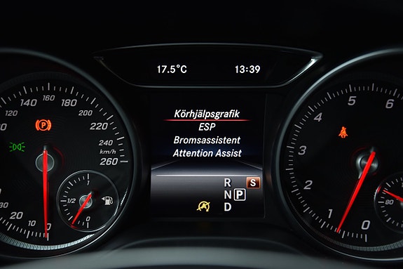 Mercedes-Benz CLA180 20 of 25