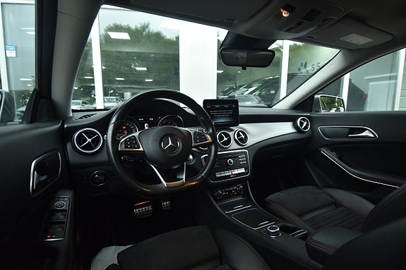 Mercedes-Benz CLA180 13 of 25