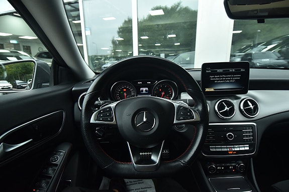 Mercedes-Benz CLA180 14 of 25