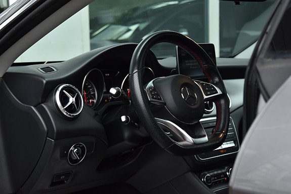 Mercedes-Benz CLA180 9 of 25