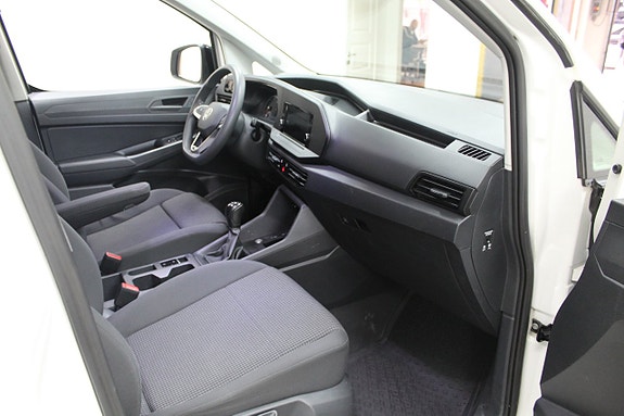 Volkswagen Caddy Maxi 10 of 16