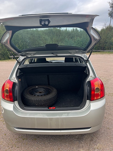 Toyota Corolla 8 of 10