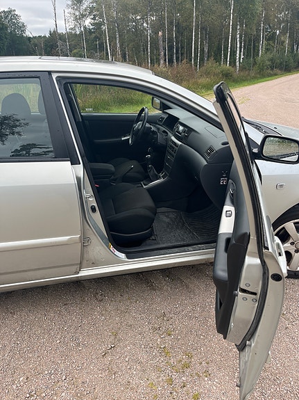 Toyota Corolla 9 of 10