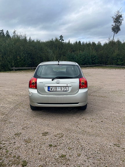 Toyota Corolla 4 of 10