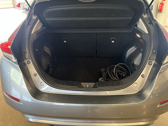 Nissan Leaf 9 of 11