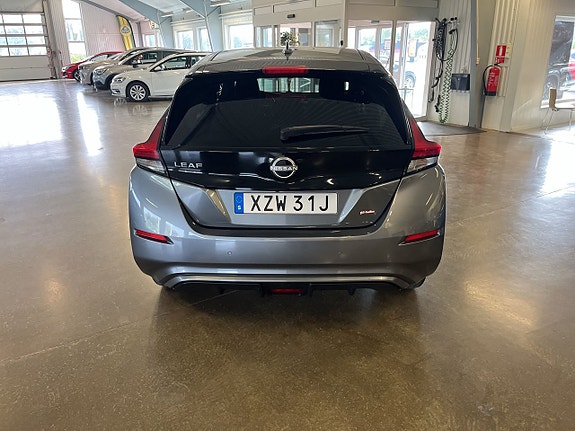 Nissan Leaf 5 of 11