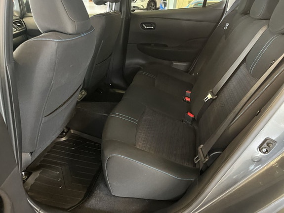 Nissan Leaf 7 of 11