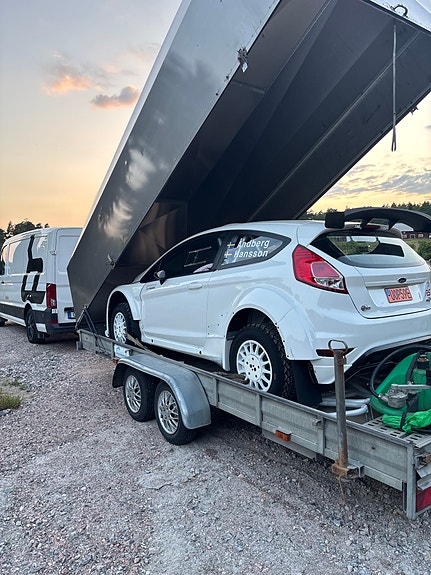 Ford Fiesta 2 of 3