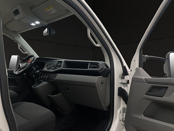 Volkswagen Transporter 26 of 30
