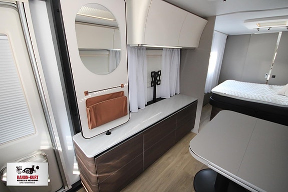 Adria Alpina 663 HT 13 of 18