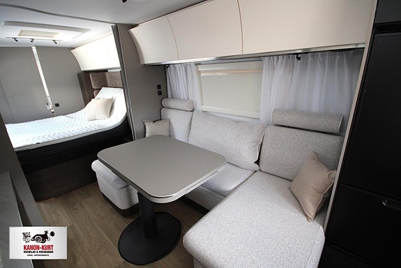Adria Alpina 663 HT 12 of 18