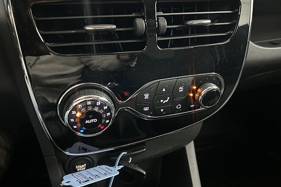 Renault Clio 14 of 22