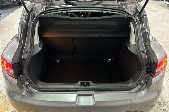 Renault Clio 20 of 22