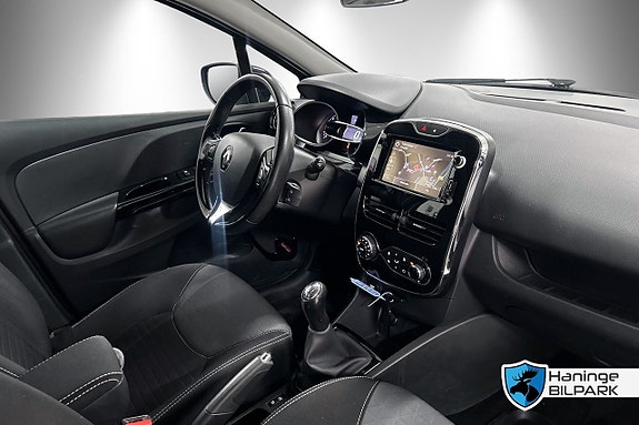 Renault Clio 10 of 22